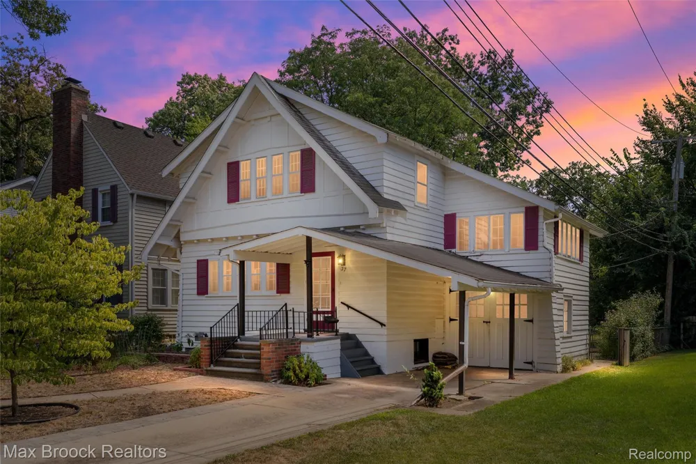 37 Hanover Road Pleasant Ridge City, MI 48069