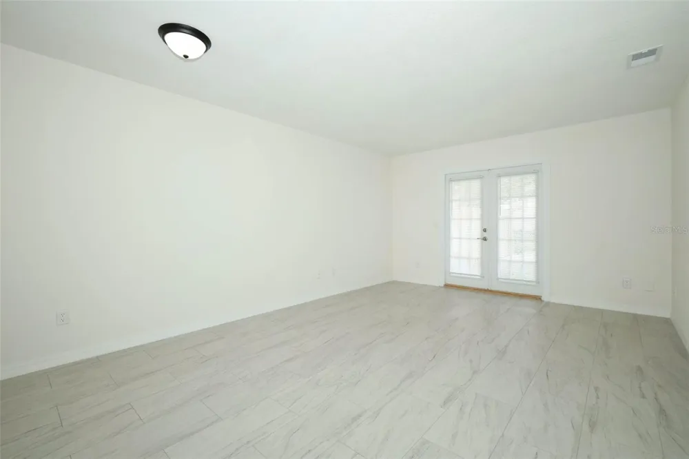6950 EDGEFIELD LANE Orlando, FL 32822