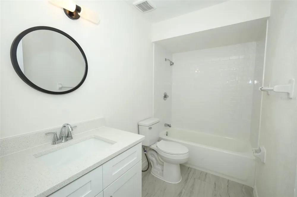 6950 EDGEFIELD LANE Orlando, FL 32822