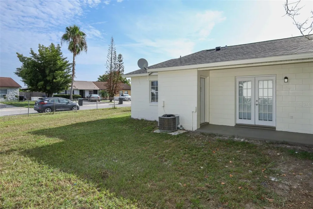 6950 EDGEFIELD LANE Orlando, FL 32822