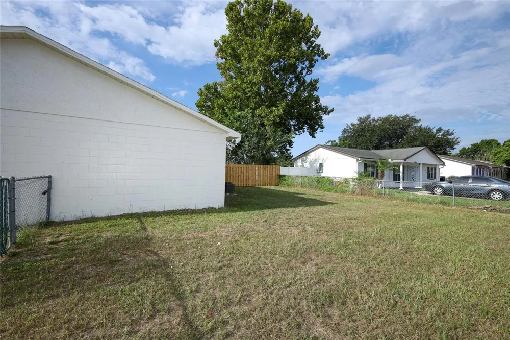 6950 EDGEFIELD LANE Orlando, FL 32822