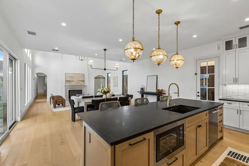 7403 Robin Road Dallas, TX 75209