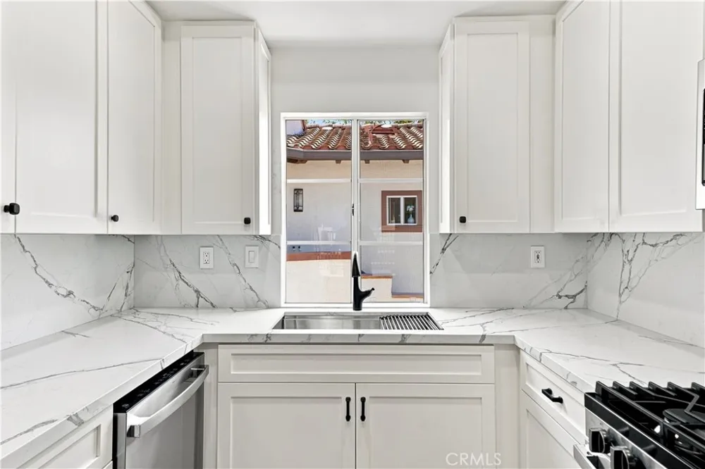 94 Via Contento Rancho Santa Margarita, CA 92688