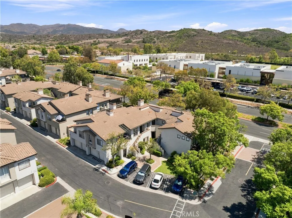 94 Via Contento Rancho Santa Margarita, CA 92688