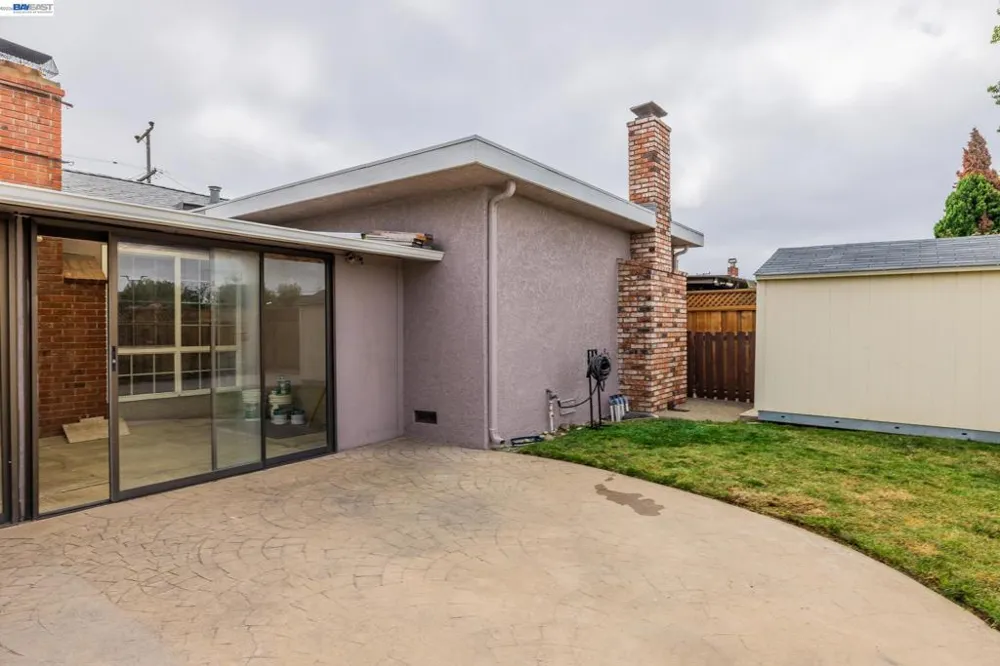 15743 Via Sorrento San Lorenzo, CA 94580