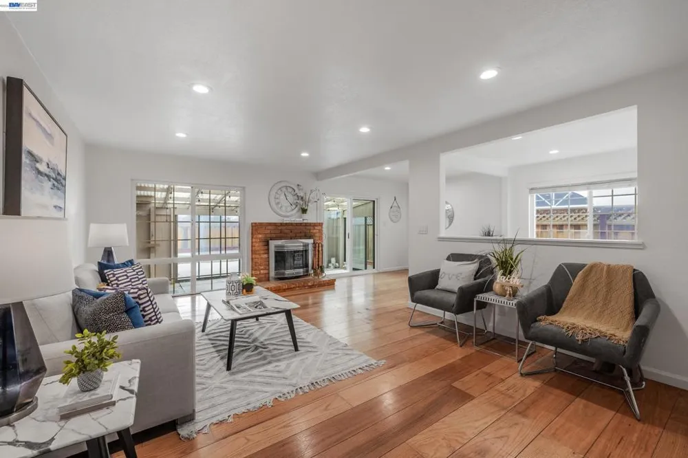 15743 Via Sorrento San Lorenzo, CA 94580