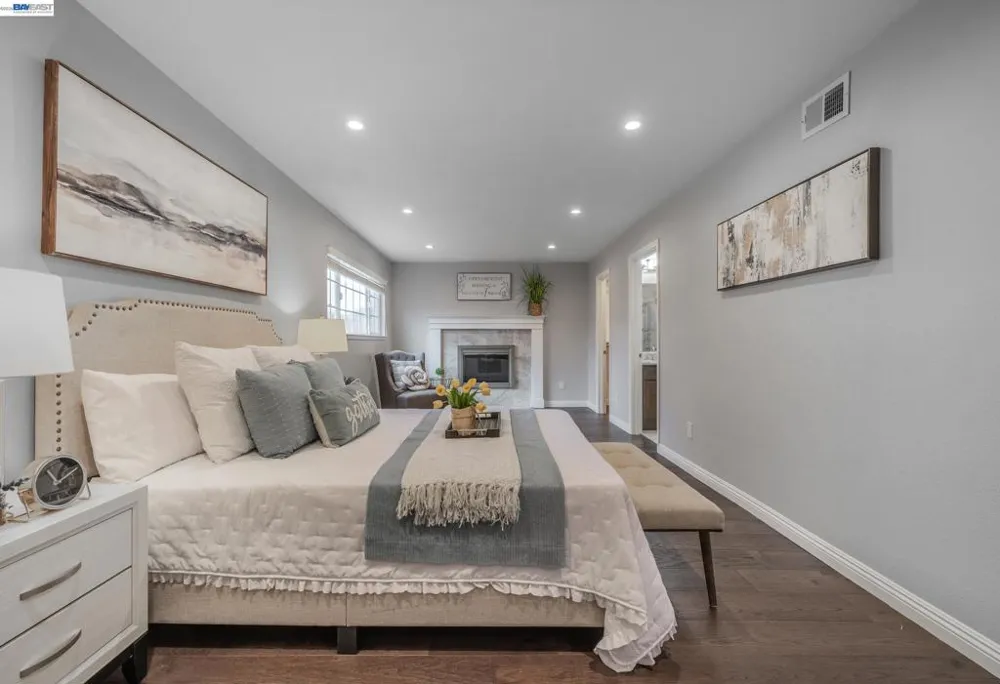 15743 Via Sorrento San Lorenzo, CA 94580