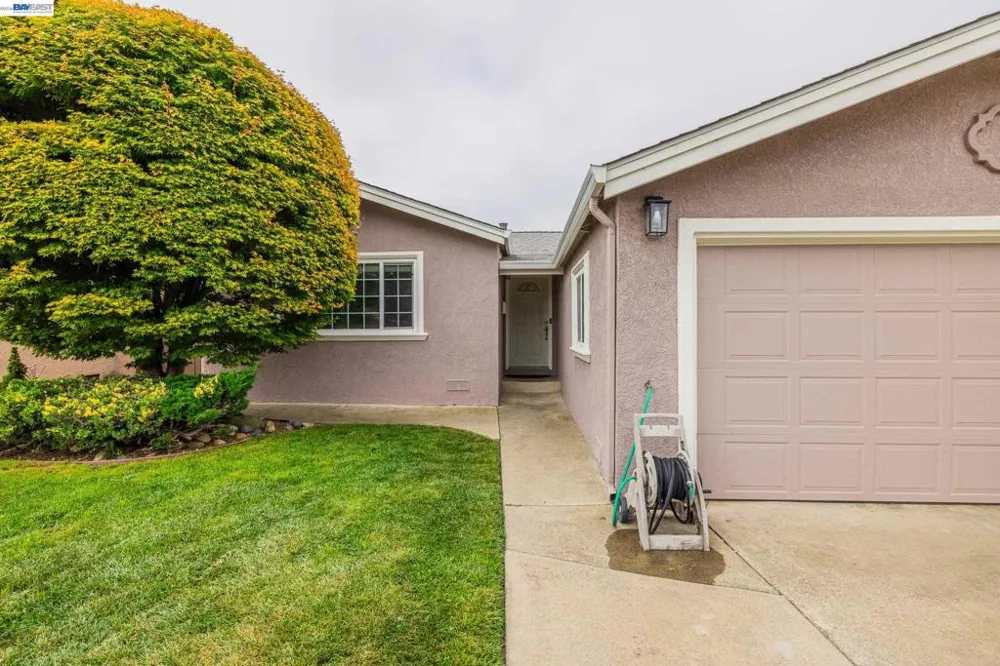 15743 Via Sorrento San Lorenzo, CA 94580