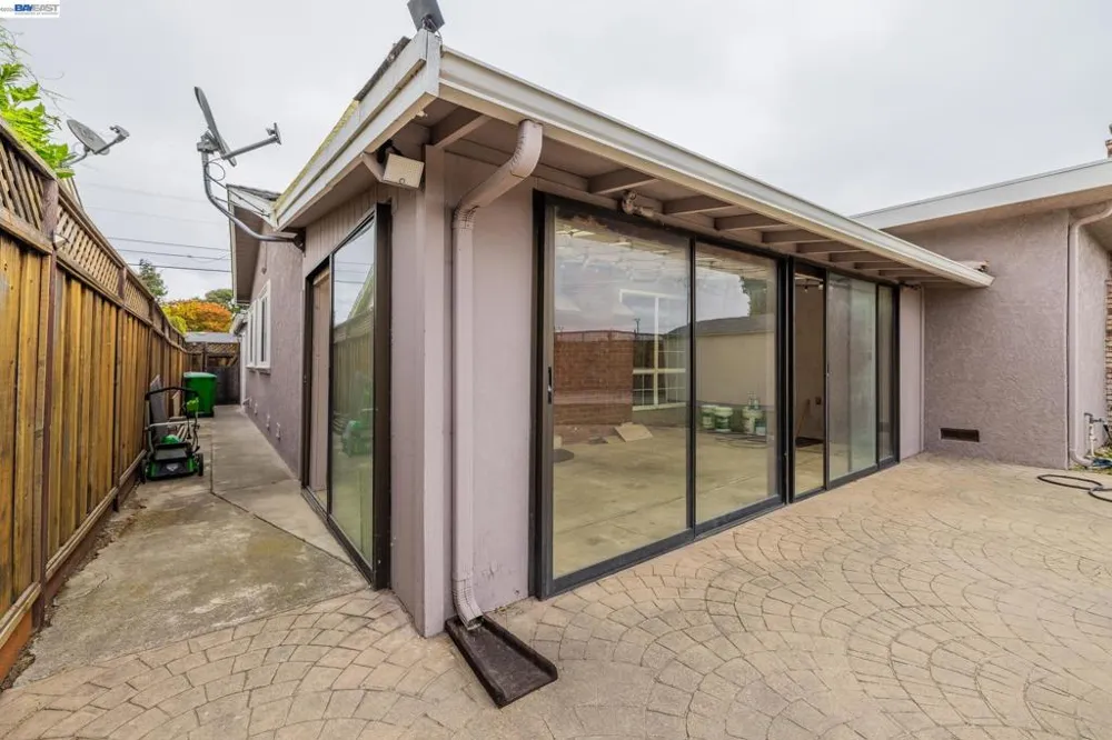 15743 Via Sorrento San Lorenzo, CA 94580