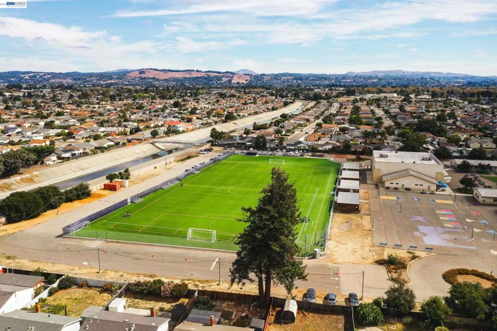 15743 Via Sorrento San Lorenzo, CA 94580