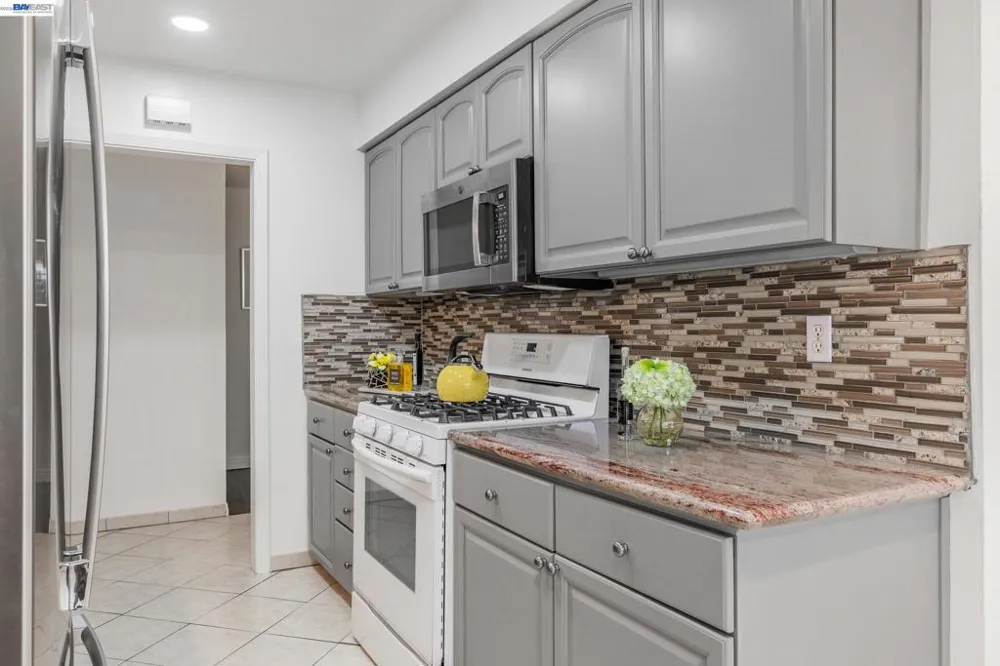 15743 Via Sorrento San Lorenzo, CA 94580