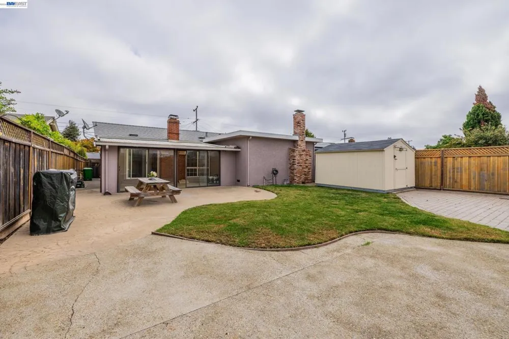 15743 Via Sorrento San Lorenzo, CA 94580