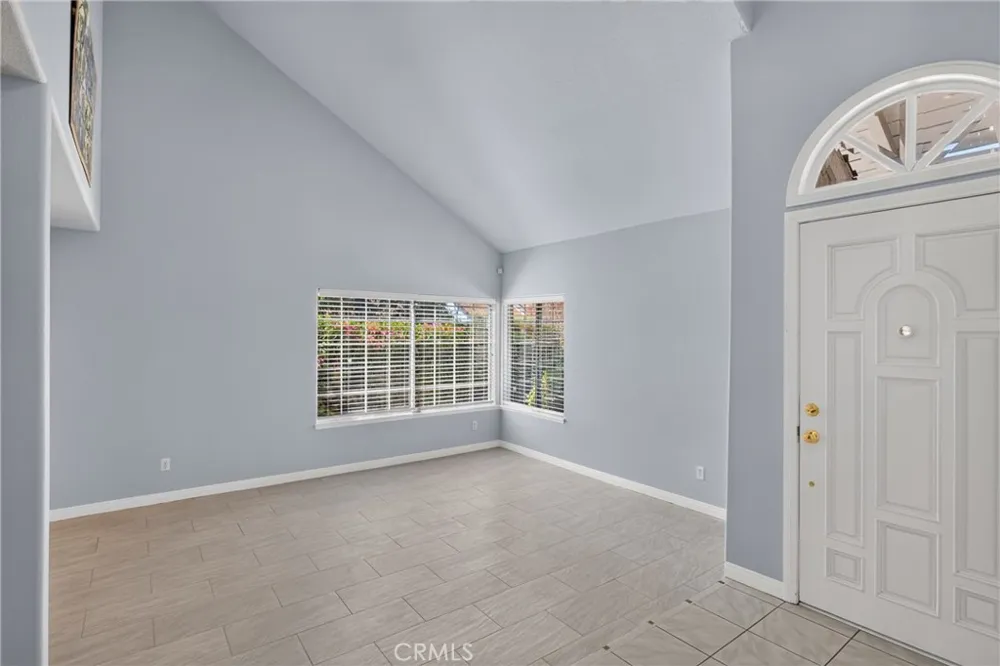 10000 Limerick Avenue Chatsworth, CA 91311