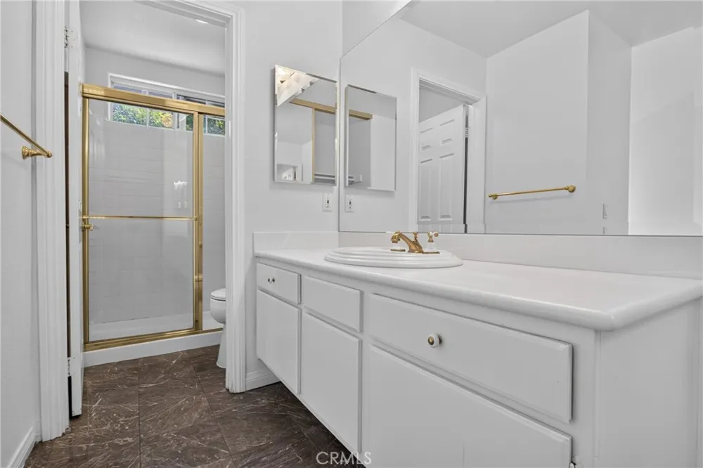 10000 Limerick Avenue Chatsworth, CA 91311