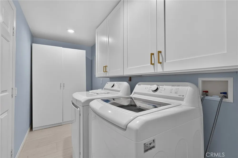 10000 Limerick Avenue Chatsworth, CA 91311