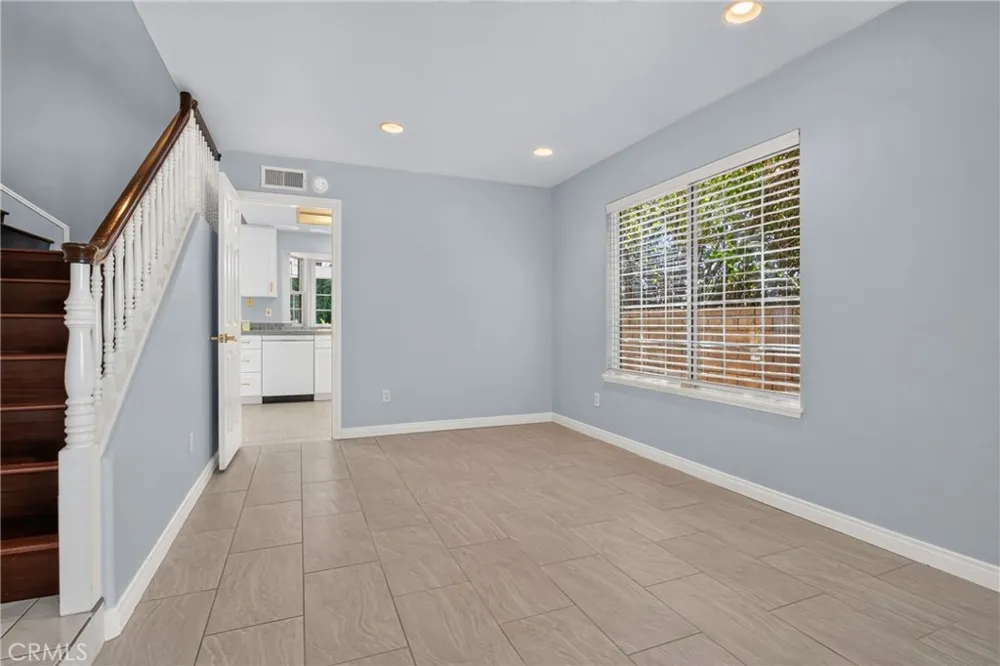 10000 Limerick Avenue Chatsworth, CA 91311