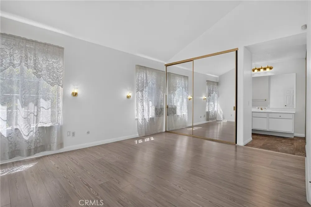 10000 Limerick Avenue Chatsworth, CA 91311