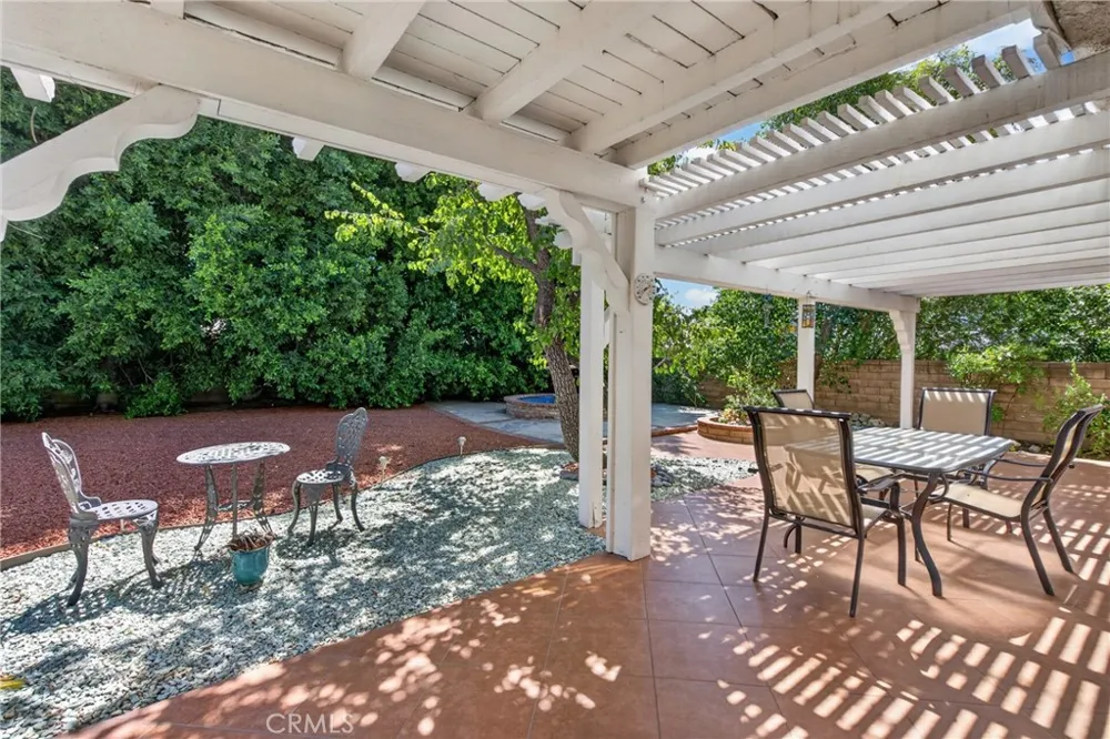 10000 Limerick Avenue Chatsworth, CA 91311