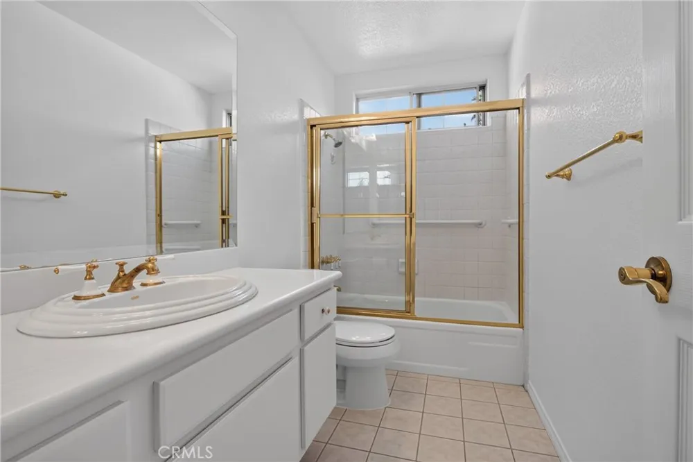 10000 Limerick Avenue Chatsworth, CA 91311
