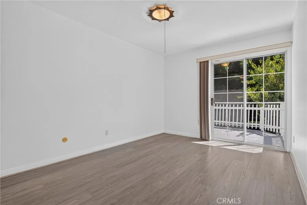 10000 Limerick Avenue Chatsworth, CA 91311