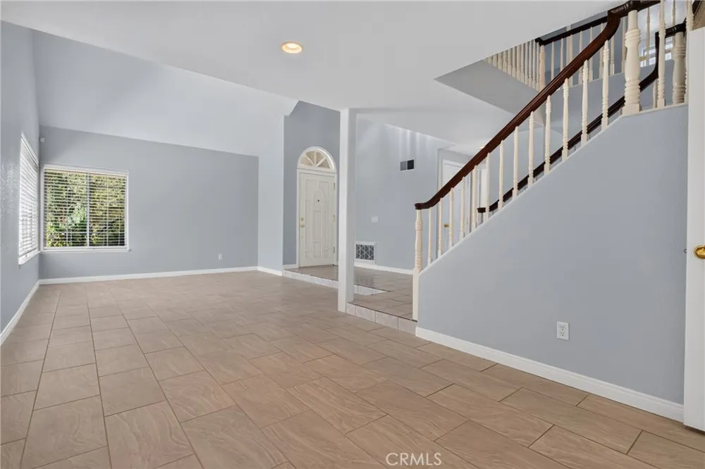 10000 Limerick Avenue Chatsworth, CA 91311