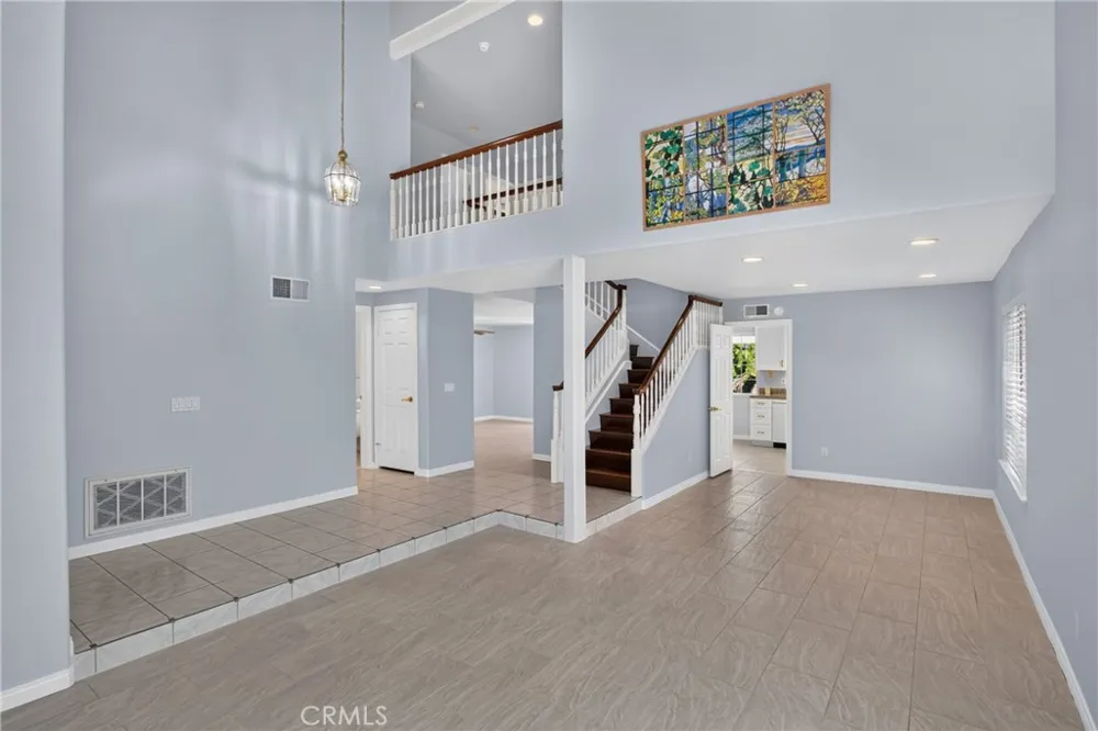 10000 Limerick Avenue Chatsworth, CA 91311