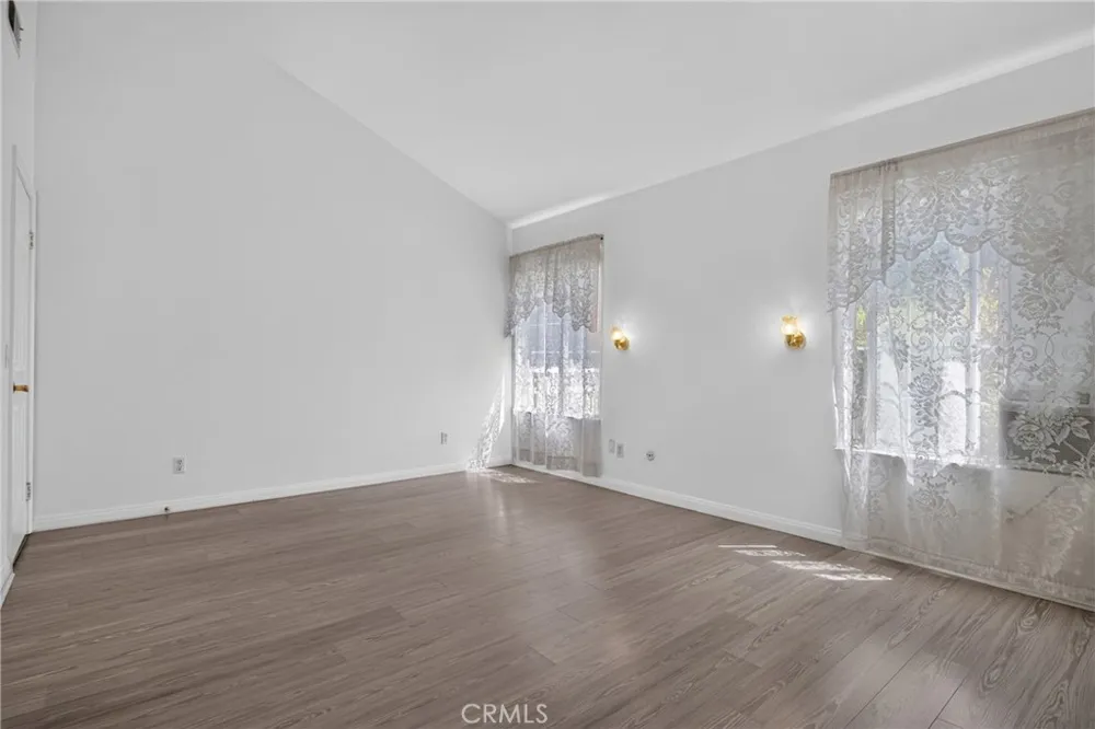 10000 Limerick Avenue Chatsworth, CA 91311