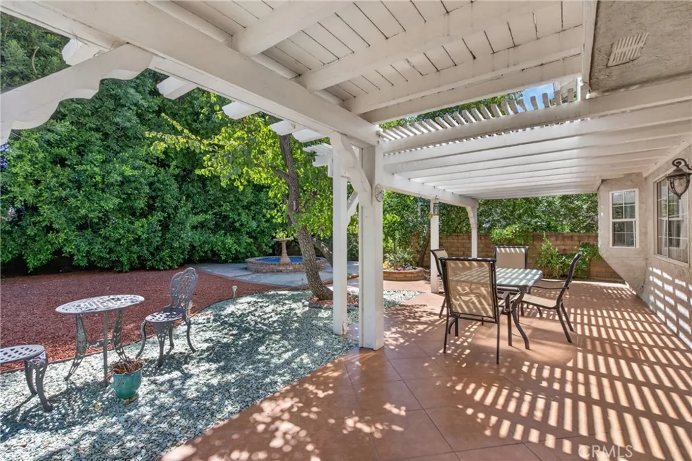 10000 Limerick Avenue Chatsworth, CA 91311