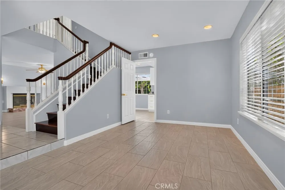 10000 Limerick Avenue Chatsworth, CA 91311