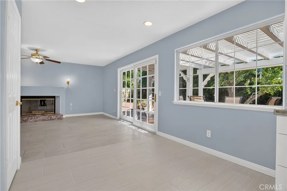 10000 Limerick Avenue Chatsworth, CA 91311
