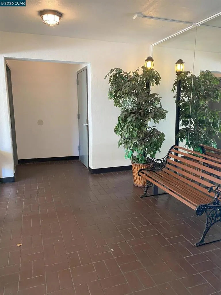 155 Pearl St Oakland, CA 94611