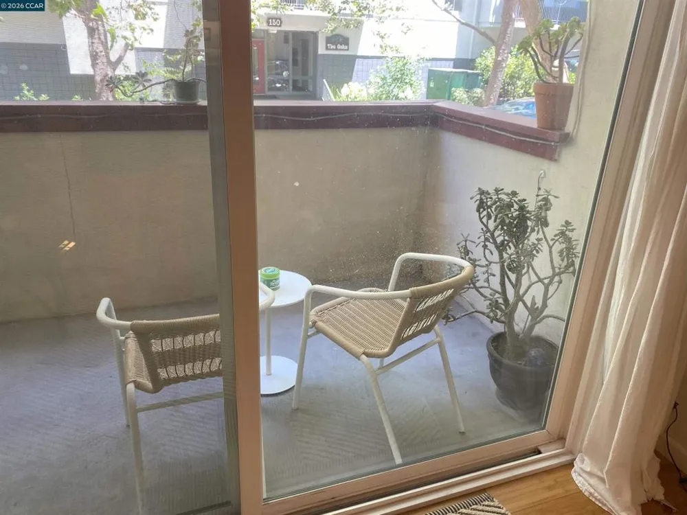 155 Pearl St Oakland, CA 94611