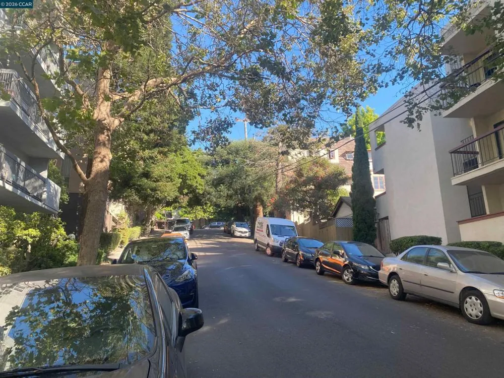 155 Pearl St Oakland, CA 94611