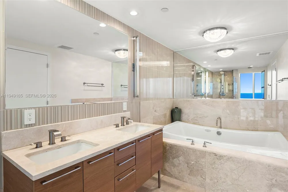 17001 Collins Ave #4208 Sunny Isles Beach, FL 33160