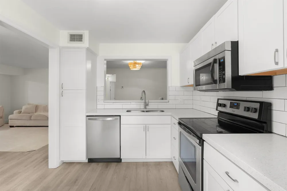 5063 HEATHERHILL LANE #60 Boca Raton, FL 33486