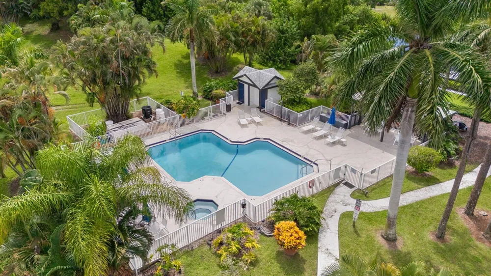 5063 HEATHERHILL LANE #60 Boca Raton, FL 33486