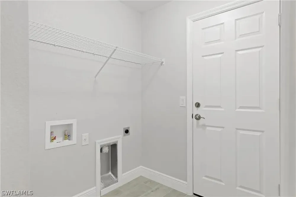 1322 NE 12th Place Cape Coral, FL 33909