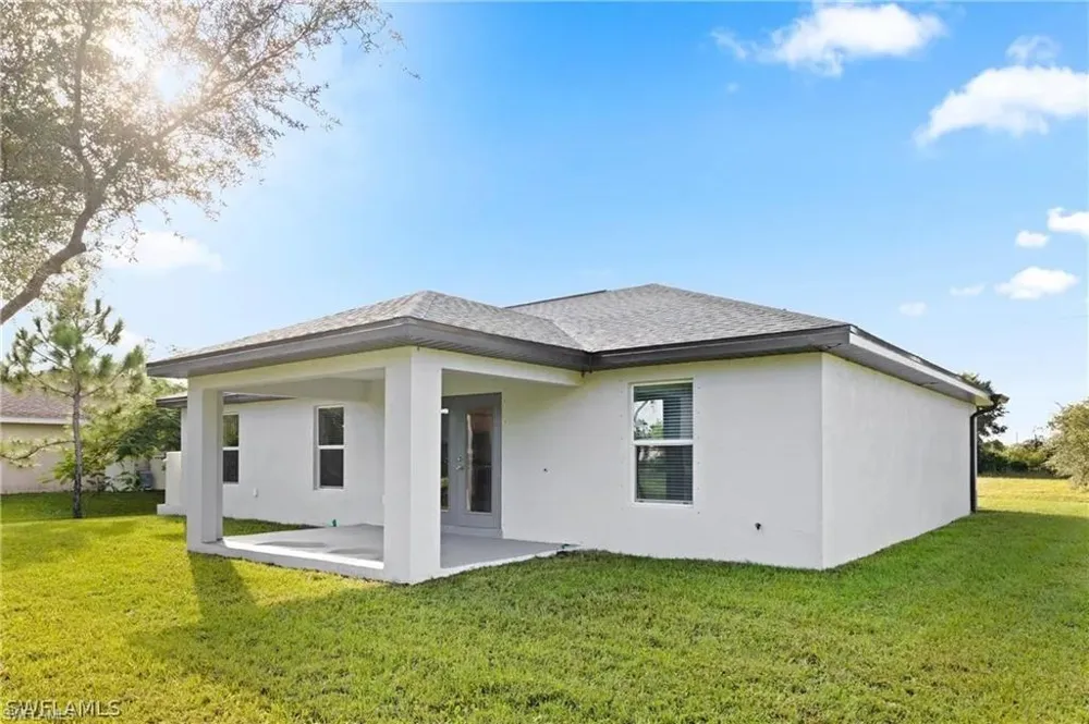 1322 NE 12th Place Cape Coral, FL 33909