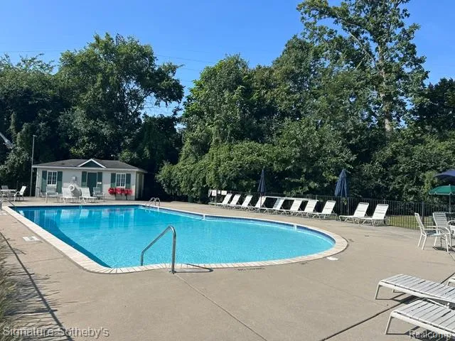 463 Eton Street Birmingham City, MI 48009