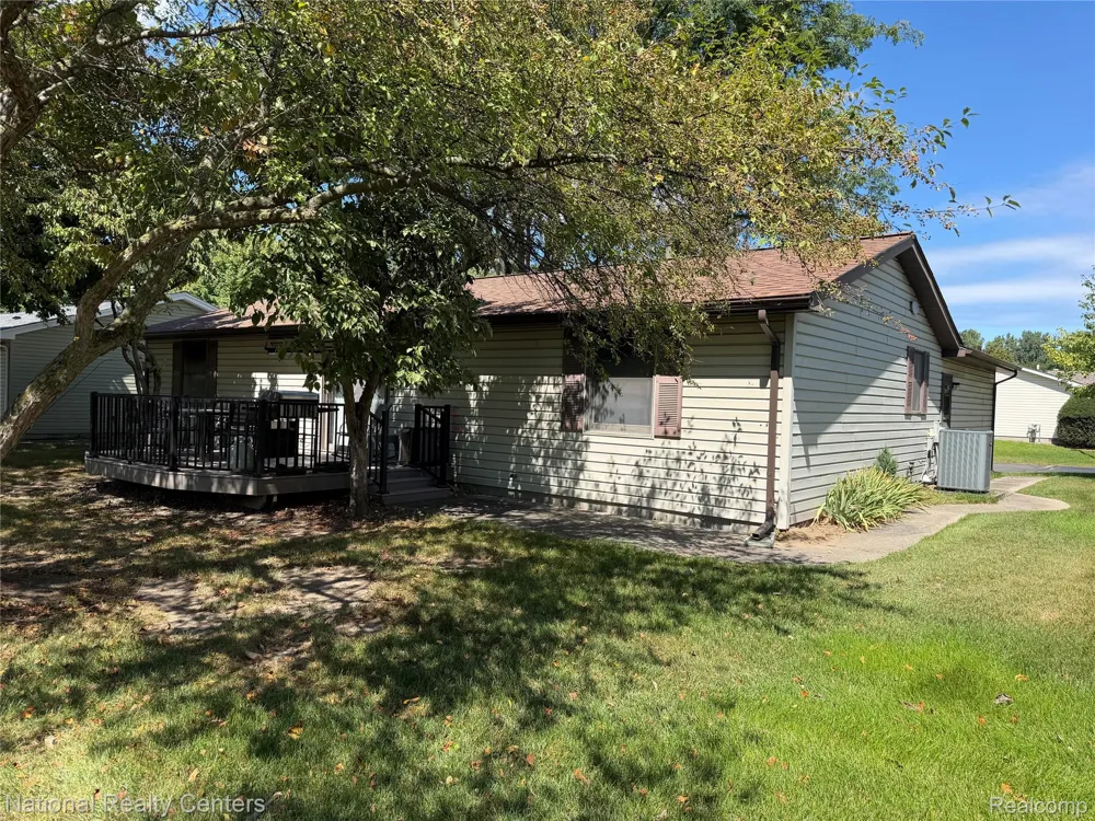 38561 Deer Creek Boulevard Westland City, MI 48185