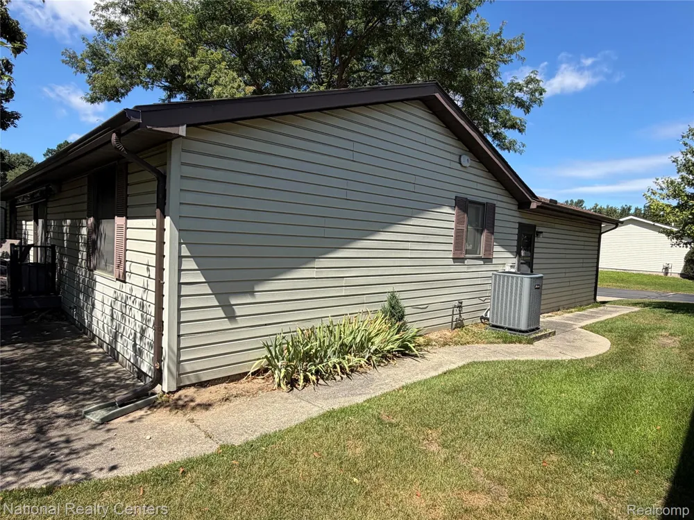 38561 Deer Creek Boulevard Westland City, MI 48185
