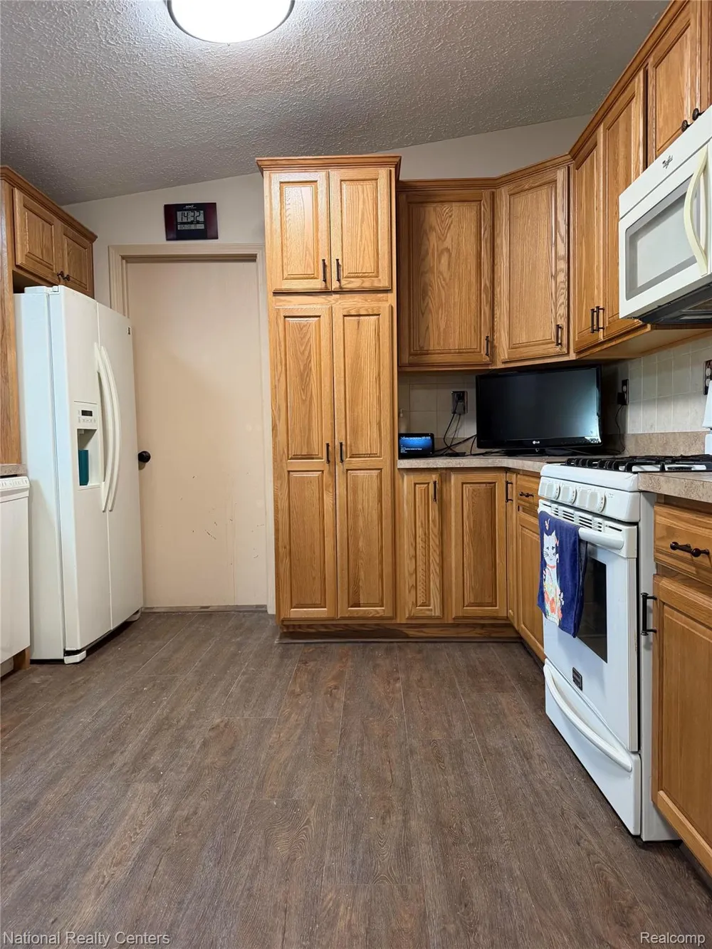 38561 Deer Creek Boulevard Westland City, MI 48185