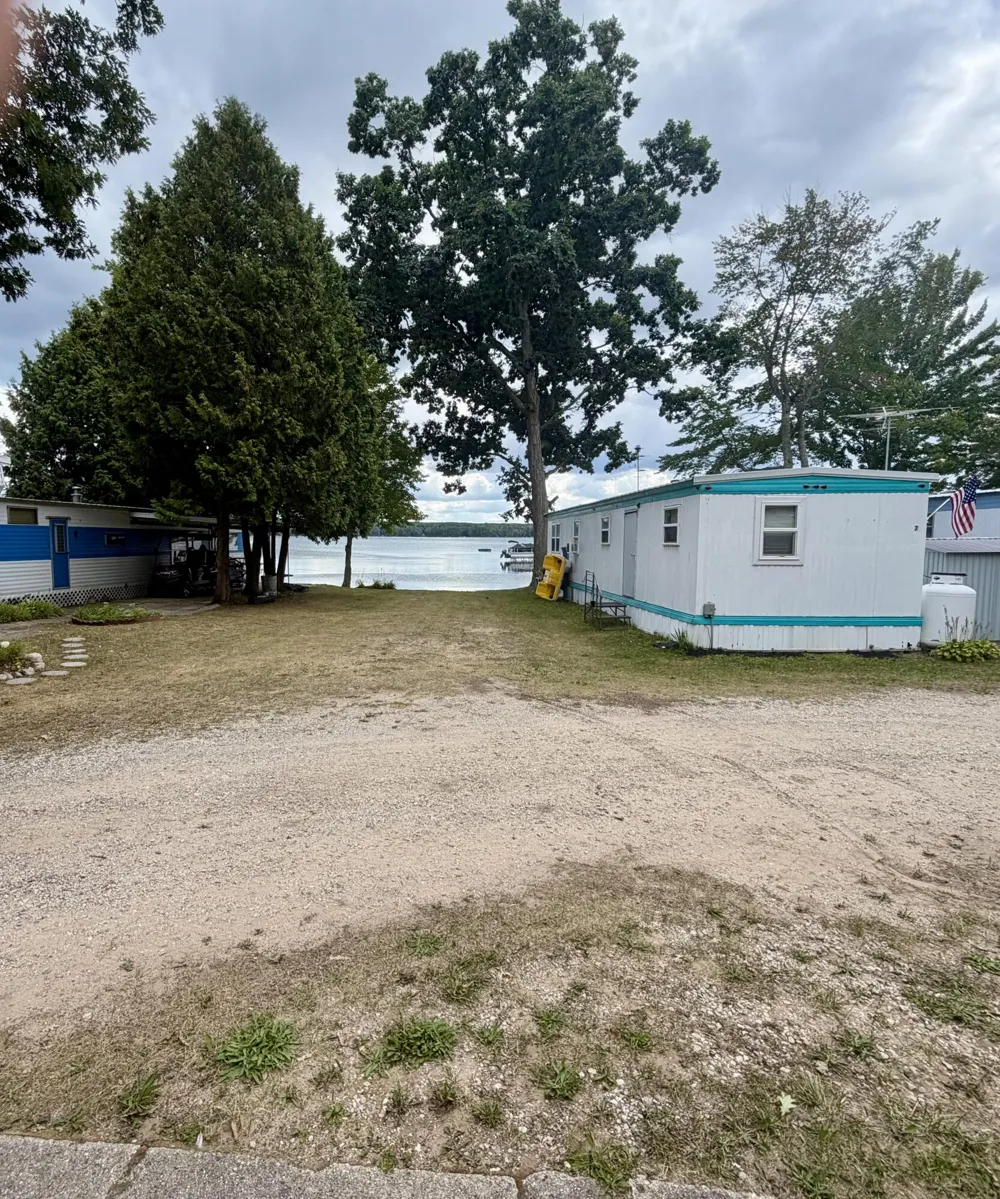 3286 Wolf Lake Drive #23 Peacock Township, MI 49304