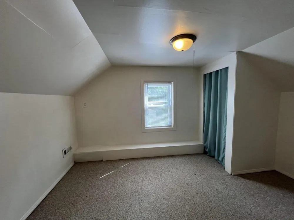 686 Troywood Drive Troy City, MI 48083