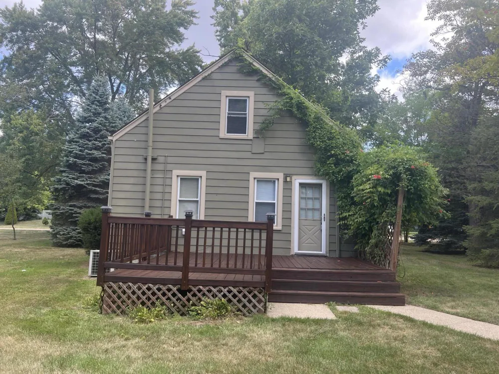 686 Troywood Drive Troy City, MI 48083