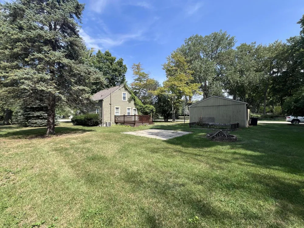 686 Troywood Drive Troy City, MI 48083
