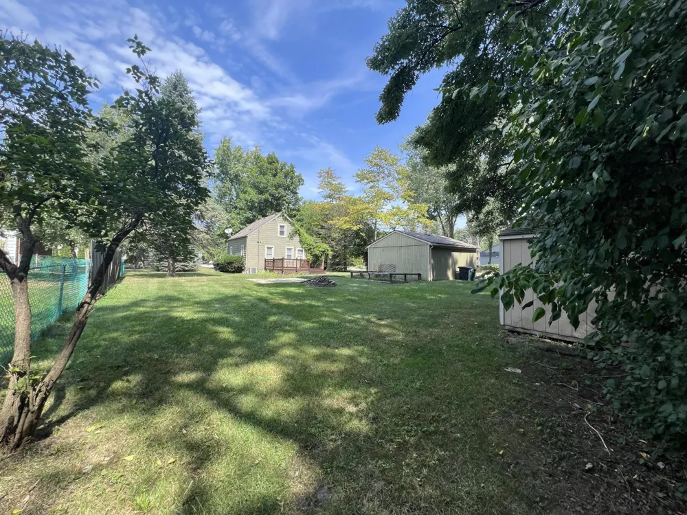 686 Troywood Drive Troy City, MI 48083