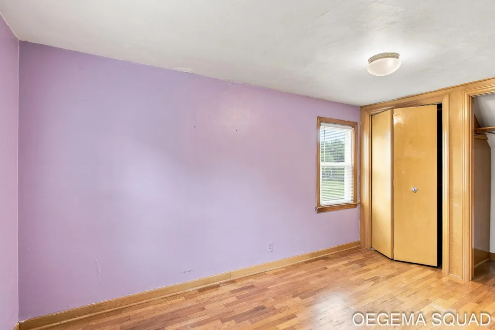 15 E 35th Street Holland City, MI 49423
