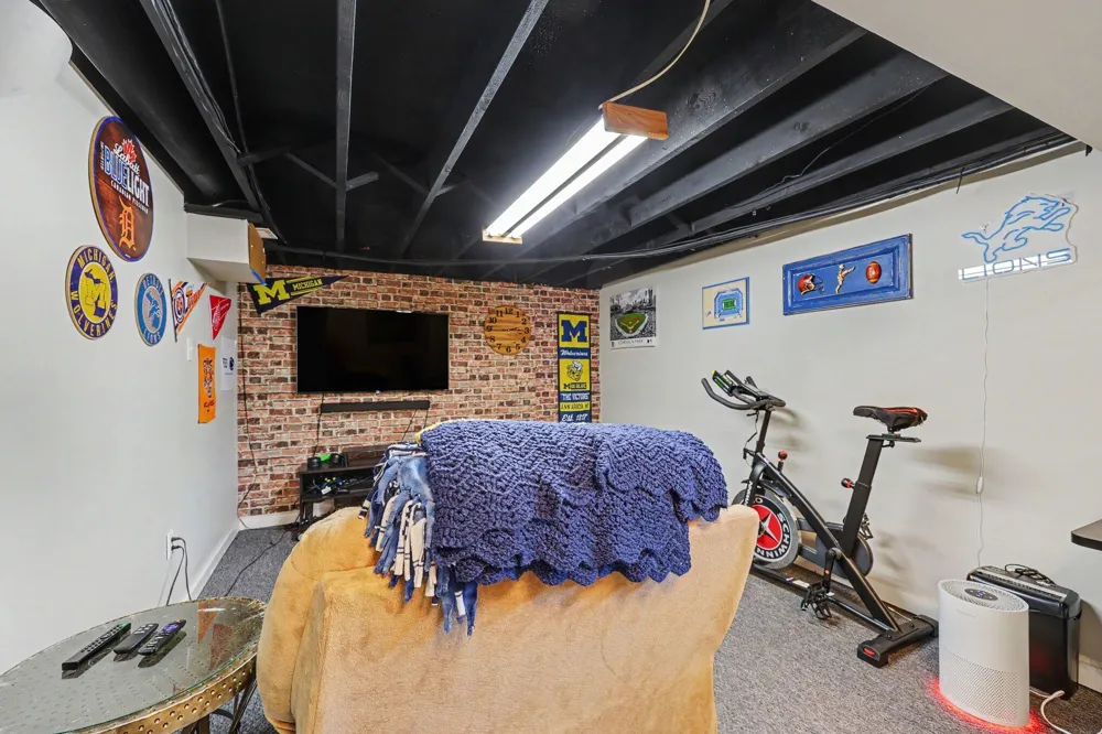 29928 Rock Creek Drive Southfield City, MI 48076