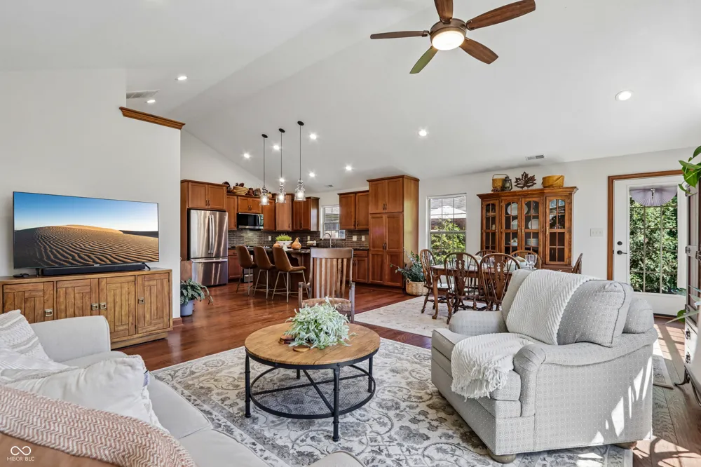 4935 W Harrisburg Court New Palestine, IN 46163
